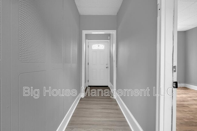 Photo - 339 E 25th St Unit 2