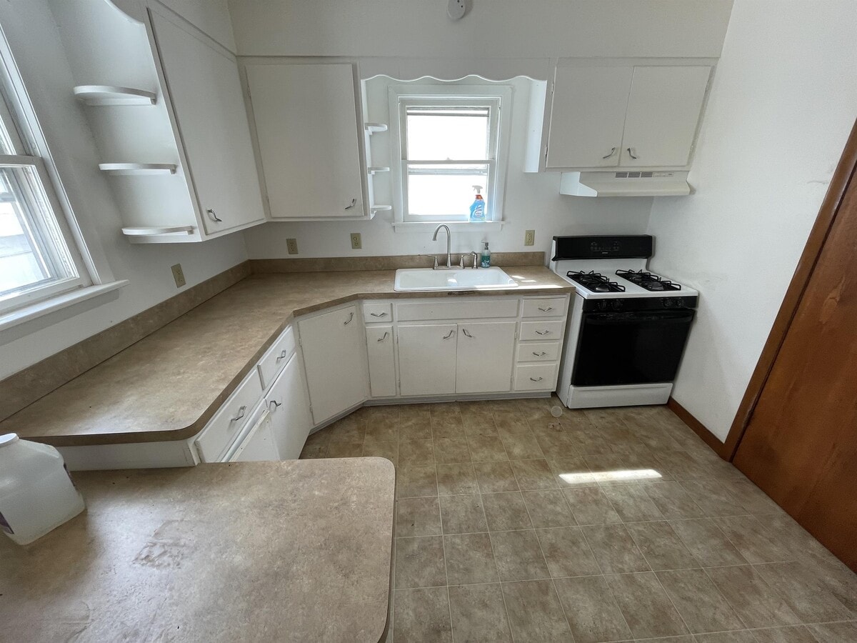 Photo - 127 8th St House