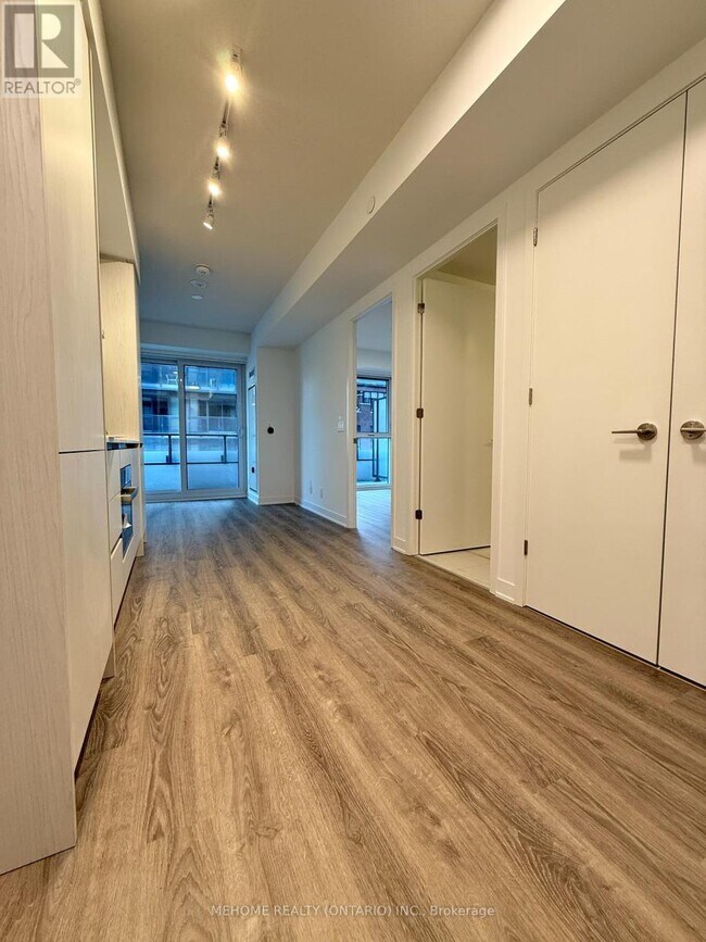 Photo - 180 Front St E Unité 619