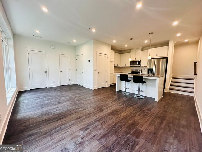 Building Photo - 727 Eloise Wy