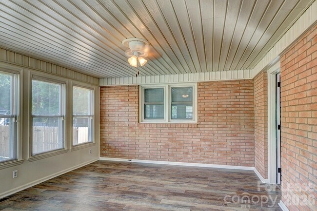 Photo - 1409 Delview Rd