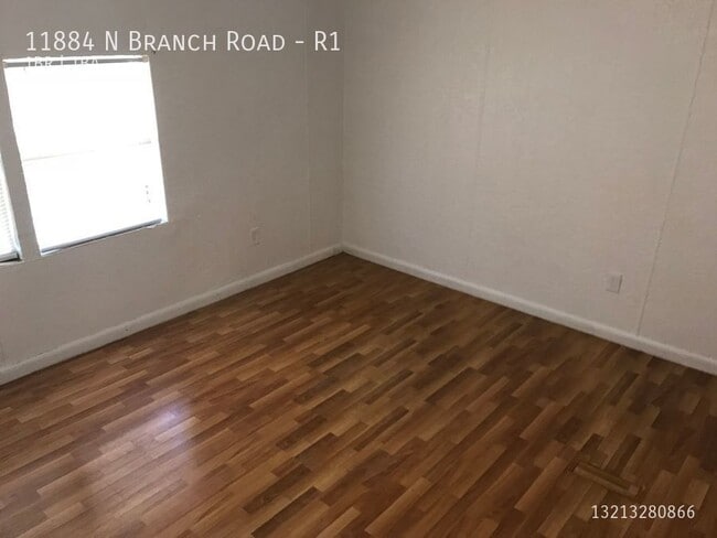 Photo - 11884 N Branch Rd Unidad R1