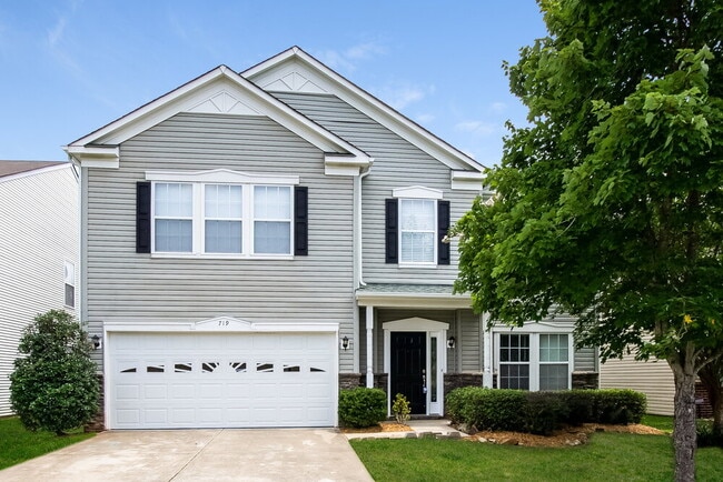 Building Photo - 719 Capstone Ave