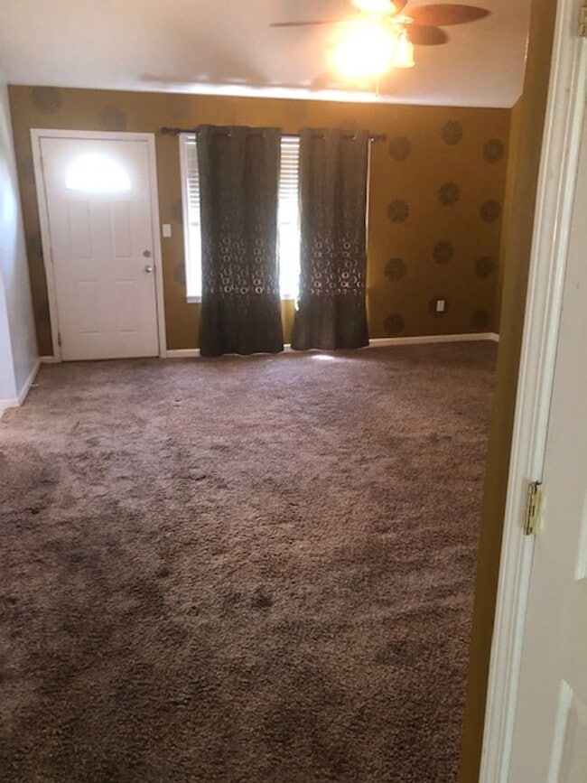 Photo - 117 Gardenview Dr