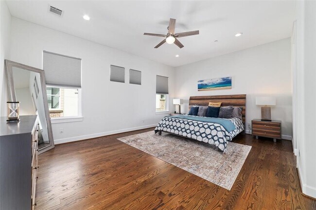 Photo - 710 Delano St