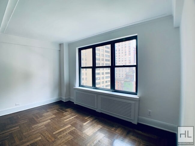 Photo - EAST 38 STREET Unidad 10B