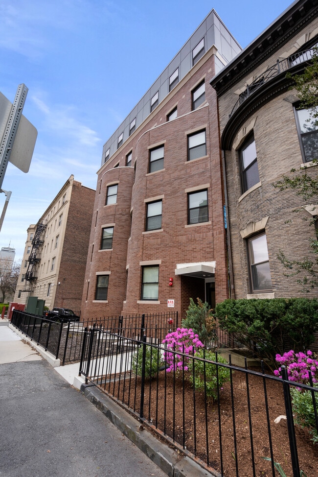 Photo - 16 Peterborough St Unit 503