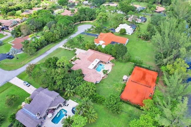 22180 Woodset Ln