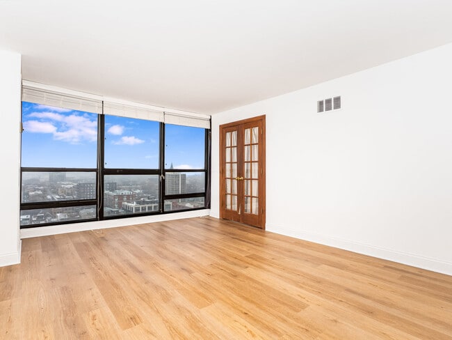 Photo - 1540 N La Salle Dr Unit 1906