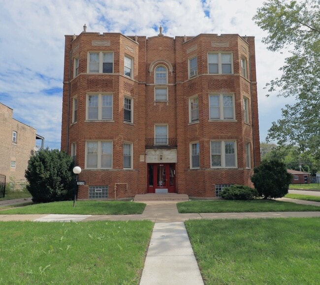 Photo - 7157 S Michigan Ave