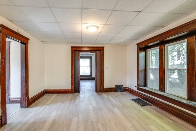 Photo - 485 Allyn St Unidad #1 $500 PER ROOM