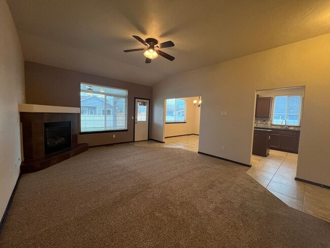 Photo - Move in special $400 off first months rent!