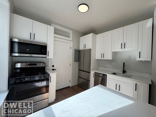 Photo - 956 N Winchester Ave Unidad 1S