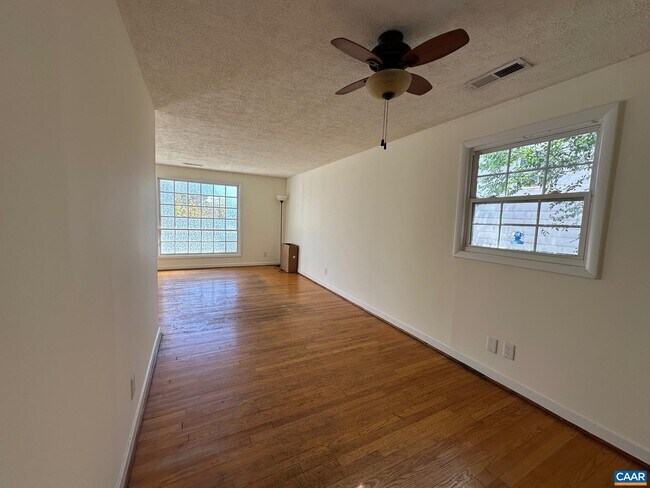 Photo - 1105 River Ct