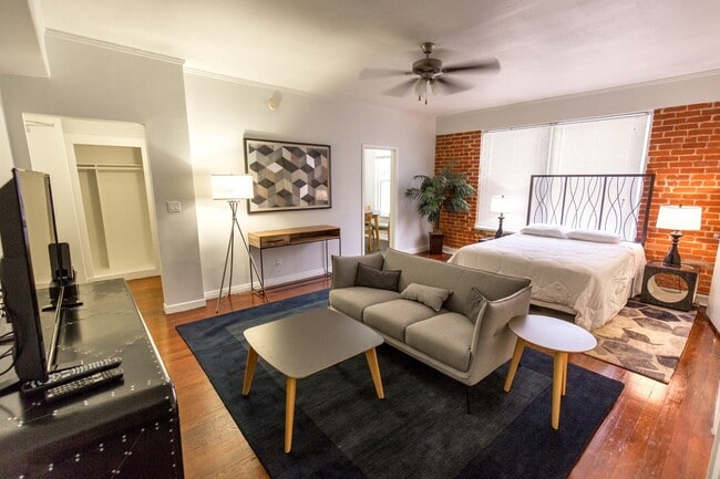 Building Photo - The Lido