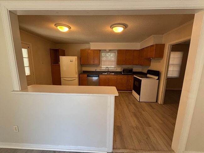 Photo - FOR RENT