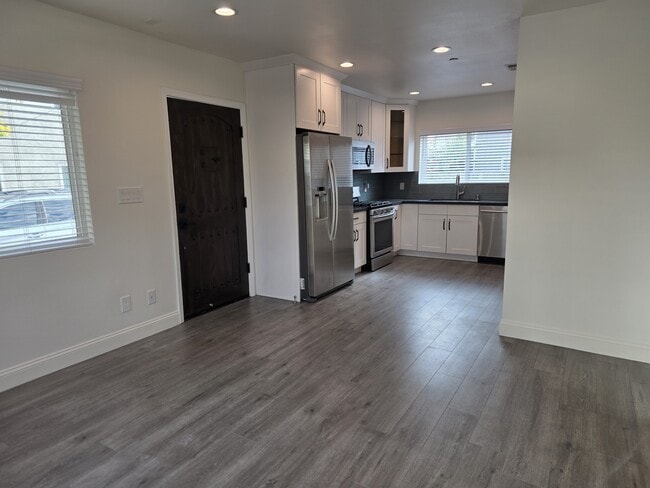 Photo - 425 Western Ave