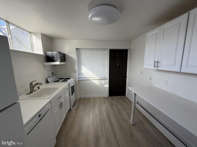 Photo - 454 Old Lancaster Rd Unit 2