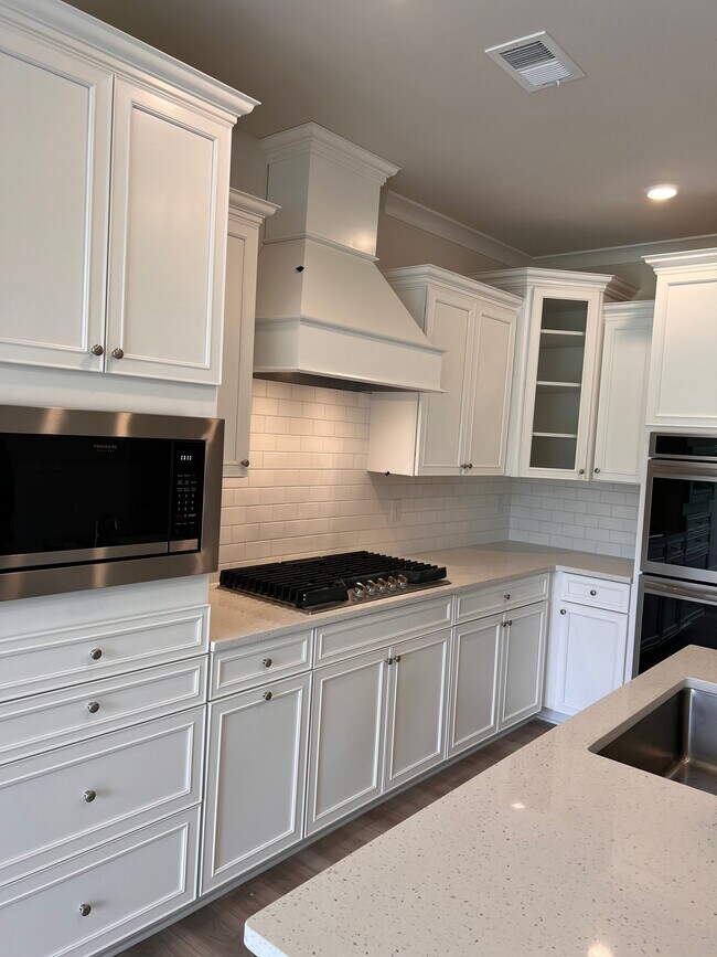Photo - 2136 Winterberry Ln