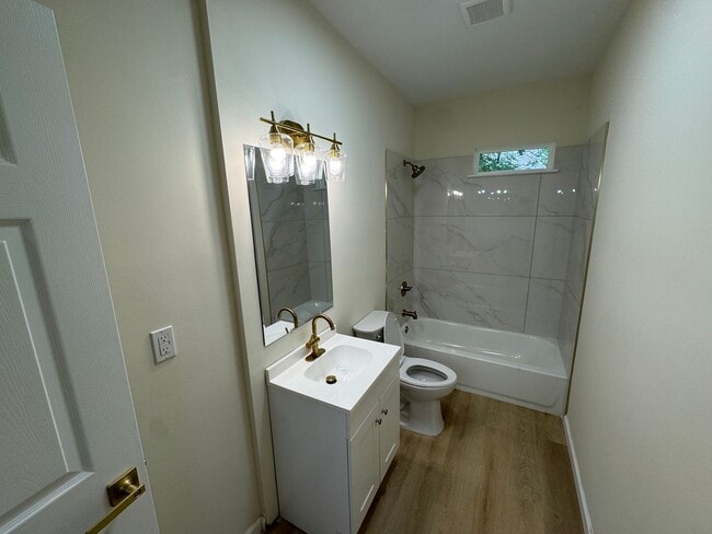 Photo - 2554 Selman Ave