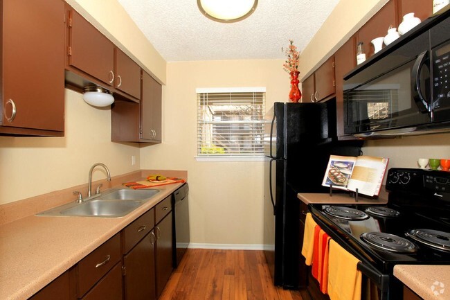 FULLY EQUIPPED KITCHEN - Avistar on the Hills Rental