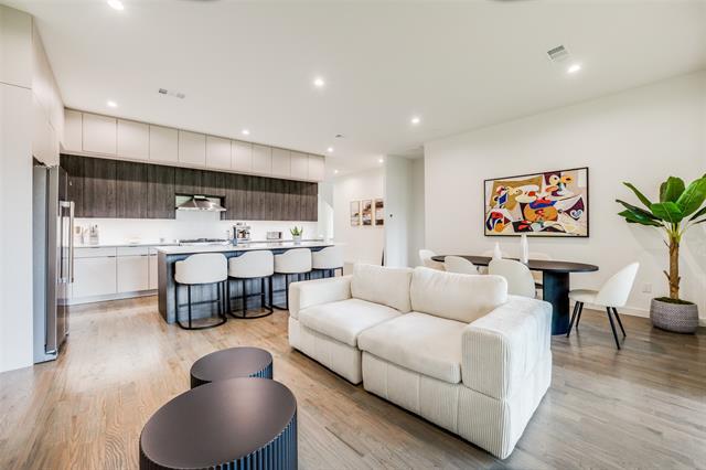 Photo - 3423 N Winnetka Ave
