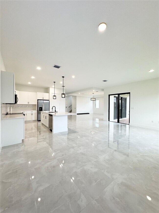 Photo - 5085 Panella Ave