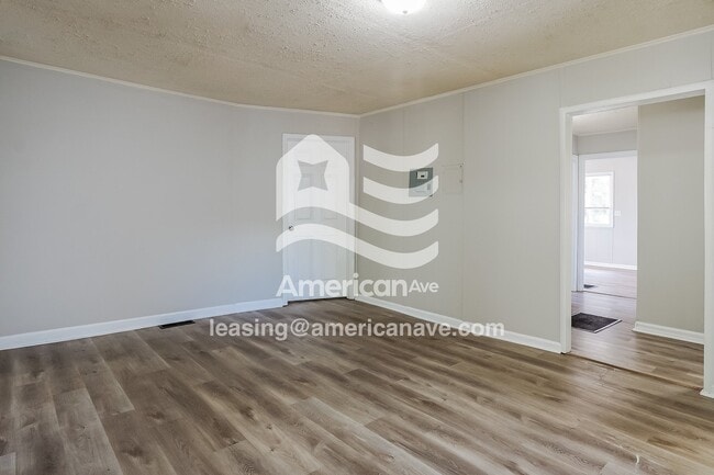 Photo - 1405 18th Pl SW