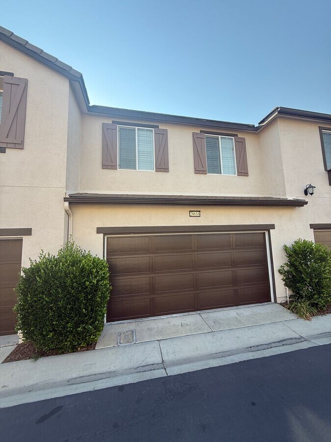 COMING SOON! 3 Bedroom Townhome for Rent i... - COMING SOON! 3 Bedroom Townhome for Rent i...