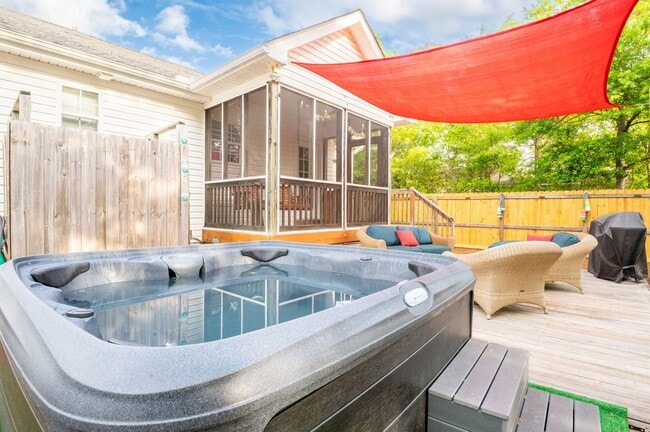 Building Photo - HOT TUB ANYONE?  THIS OFF-SEASON RENTAL IS AVAILABLE FOR A LIMITED TIME