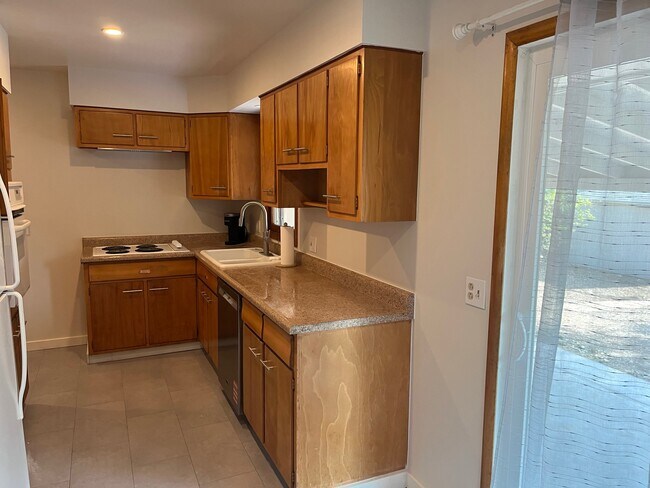 Photo - 1628 Smith Pl