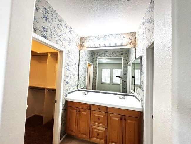 Photo - Stunning 3-Bed Townhome in Arbors at Avalon, Carson! 90745!