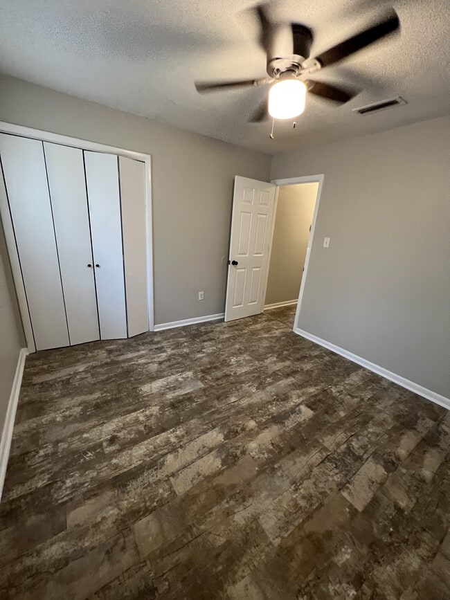 Photo - 4003 Camellia Dr Unit C