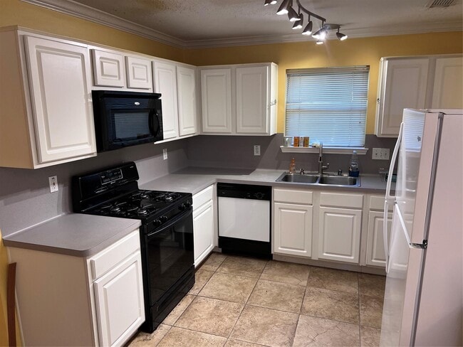 Photo - 14611 Crosshaven Dr