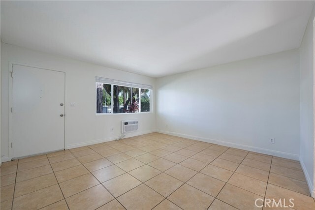 Photo - 410 N Clark St