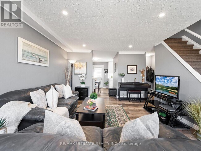 Photo - 252 Bertie St
