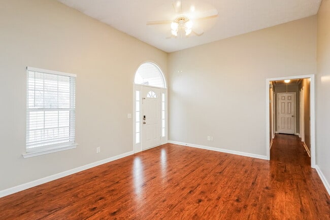 Photo - 202 Zenith Ct