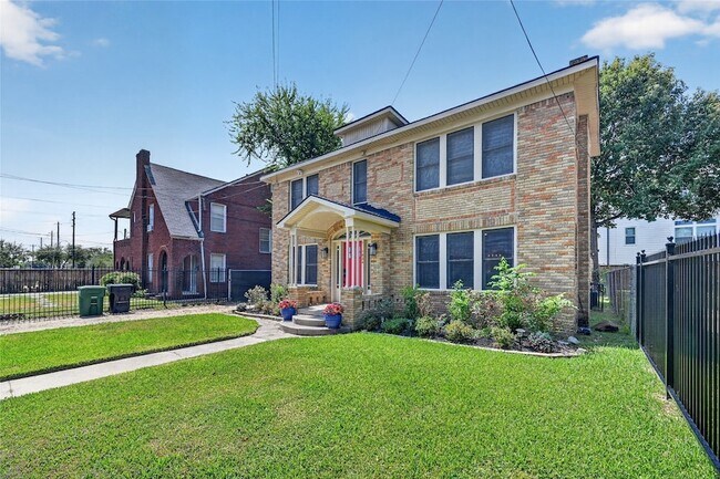 Photo - 1824 Rosedale St Unit B