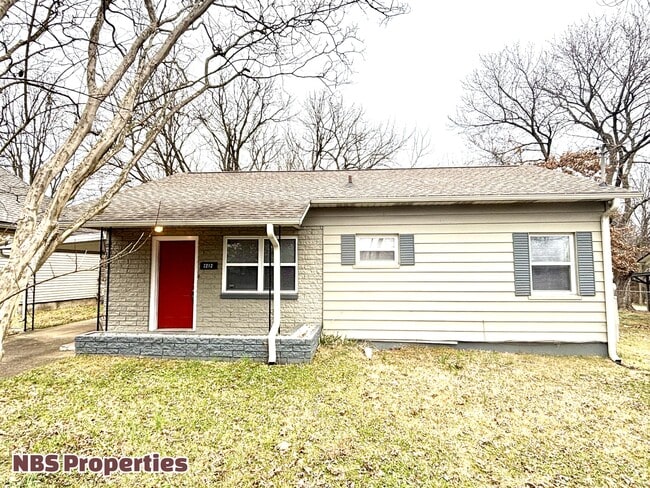 Photo - 2212 Harvey St