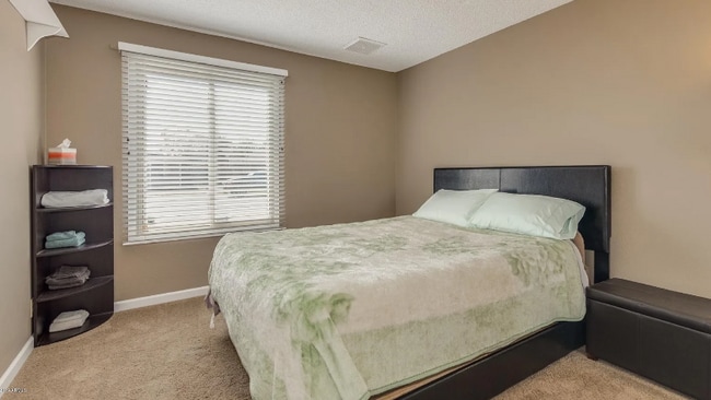 Photo - 2348 W Laurel Ln