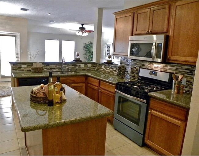 Photo - 3936 Links Ln