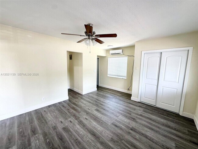 Photo - 341 NW 35th Ct Unit 1