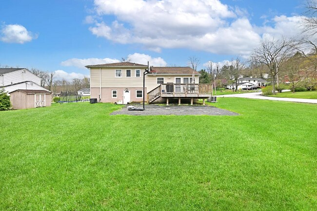 Photo - 220 Maple Ave