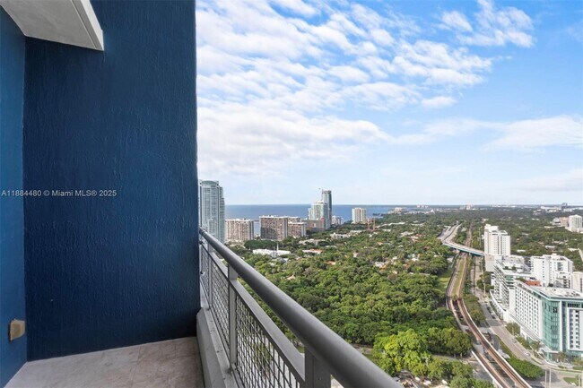 Photo - 60 SW 13th St Unidad 3213