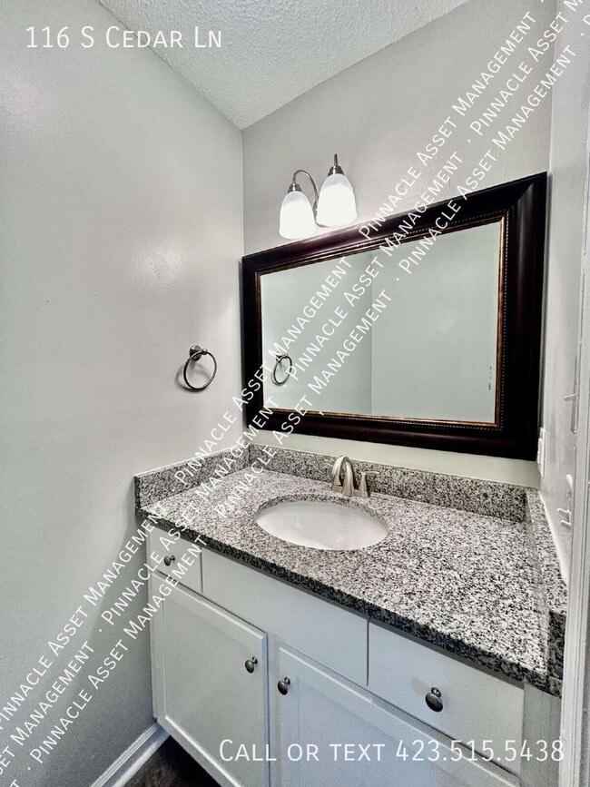 Photo - 116 S Cedar Ln
