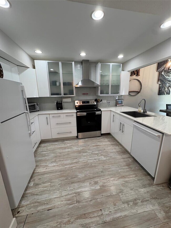 553 Demarett Dr