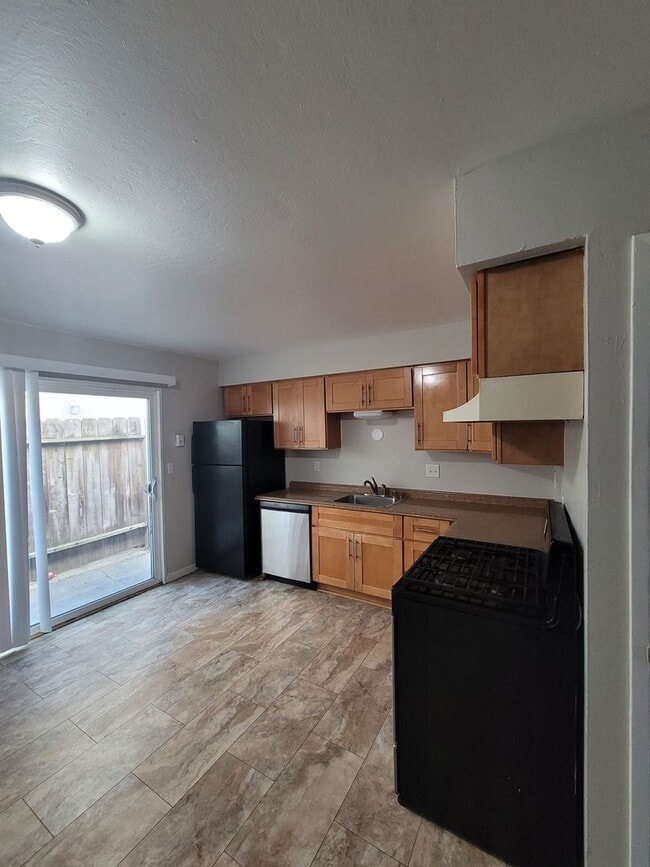 Photo - 1108 W 5th St Unidad #2