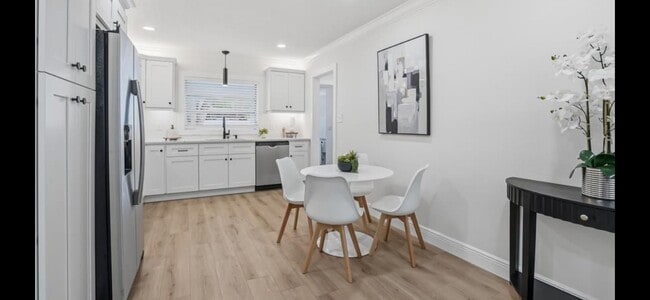 Photo - 2206 Gordon St