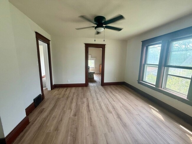 Photo - 909 S 6th Ave Unidad Upper