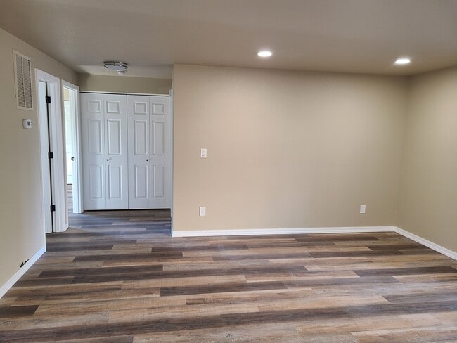 Photo - 1100 Excalibur Dr